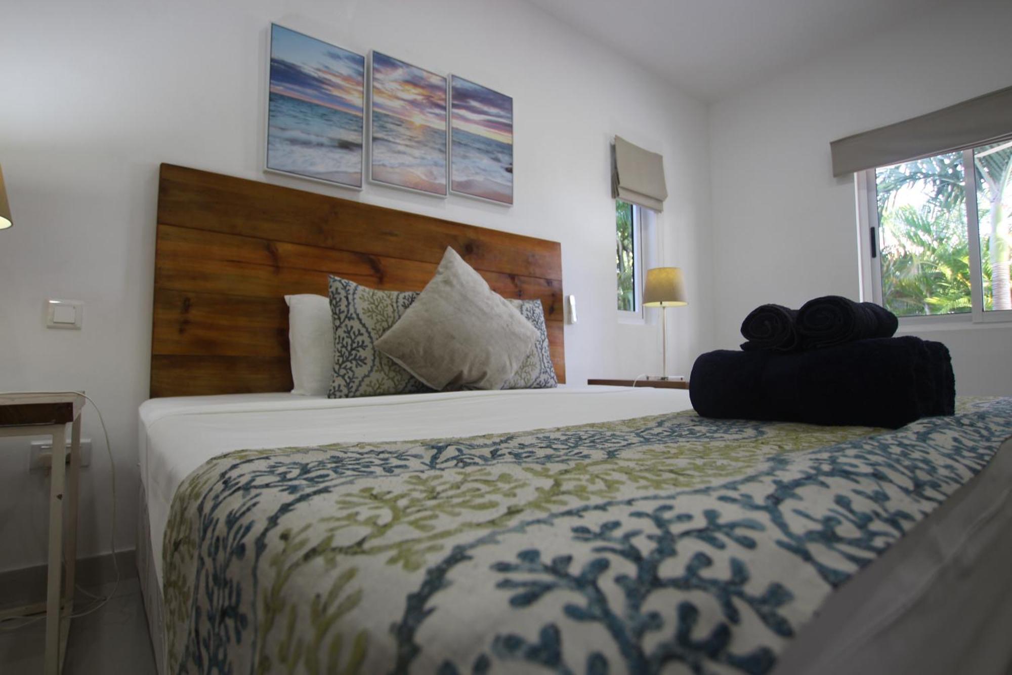 Castaway Lodge Pointe Au Sel Экстерьер фото